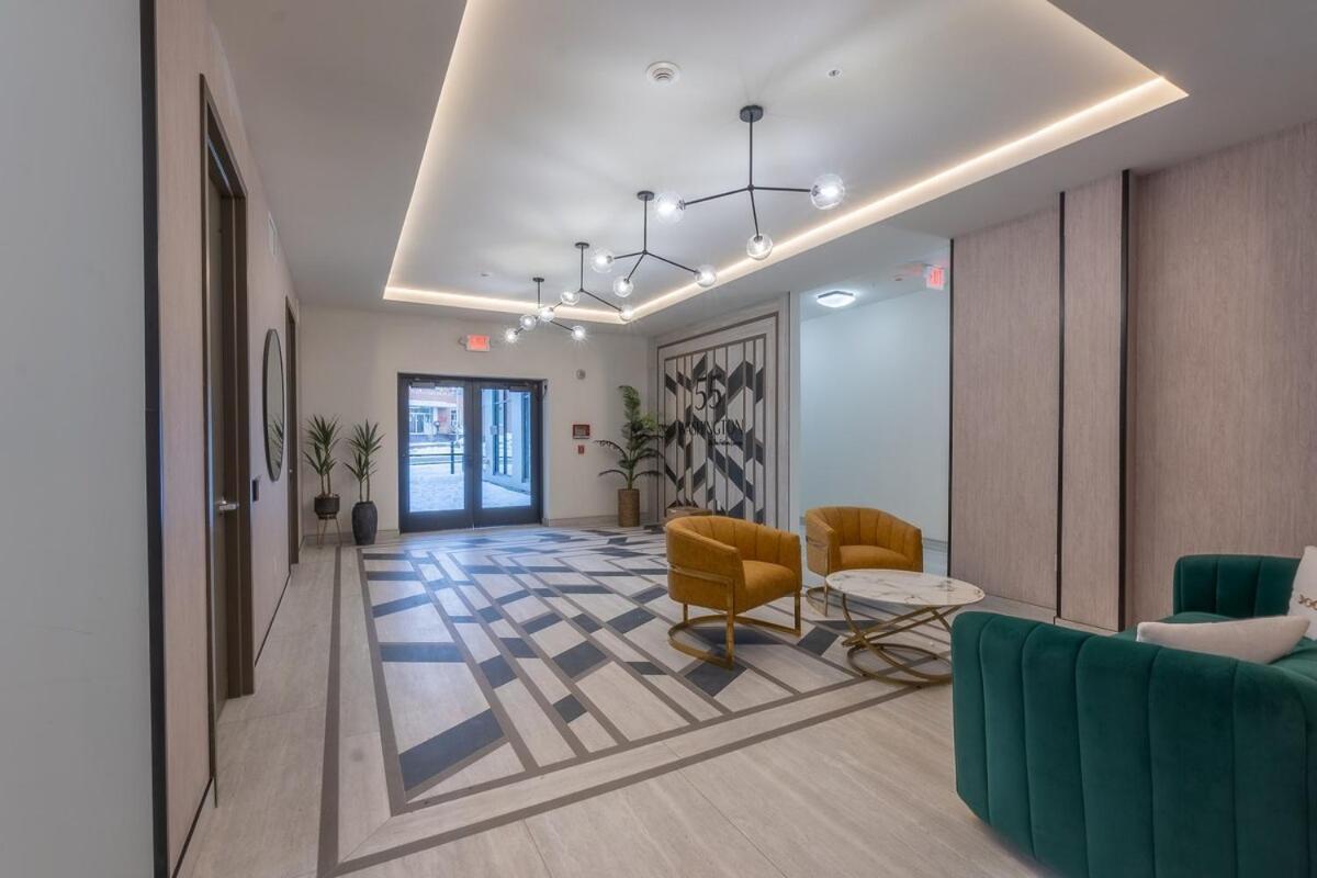 Stylish Free Parking Near Nyc & Airport