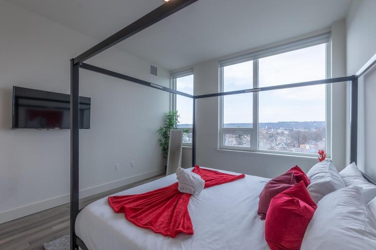 Stylish Free Parking Near Nyc & Airport